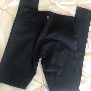 Lululemon Black Wunder Unders 31”